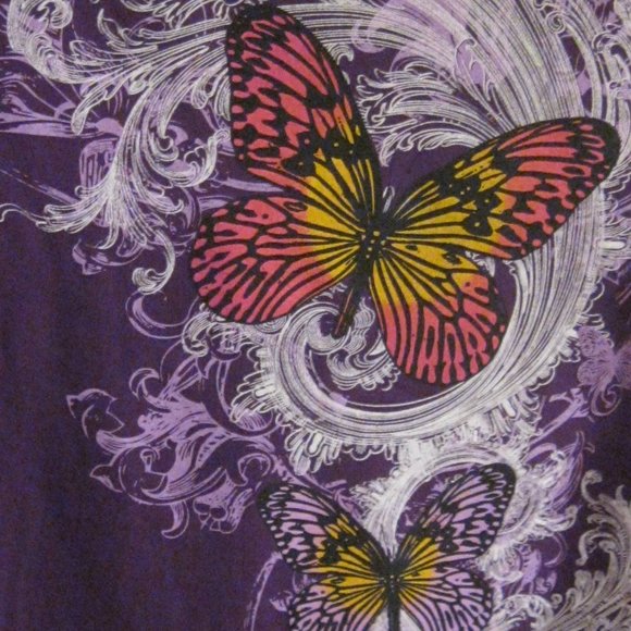 Butterfly print tee shirt - Picture 2 of 2